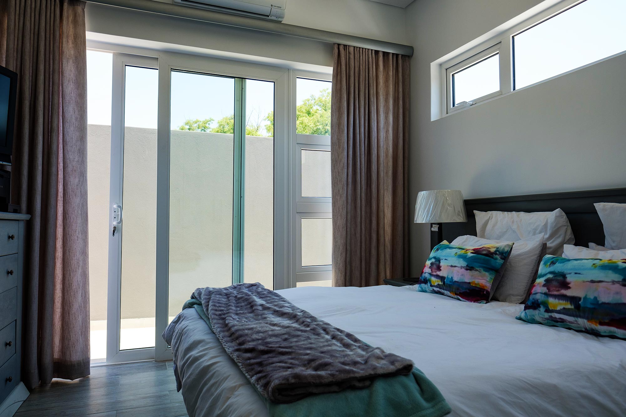 vanacht-aluminium-sliding-doors-palace Van Acht Aluminium Palace Sliding Doors